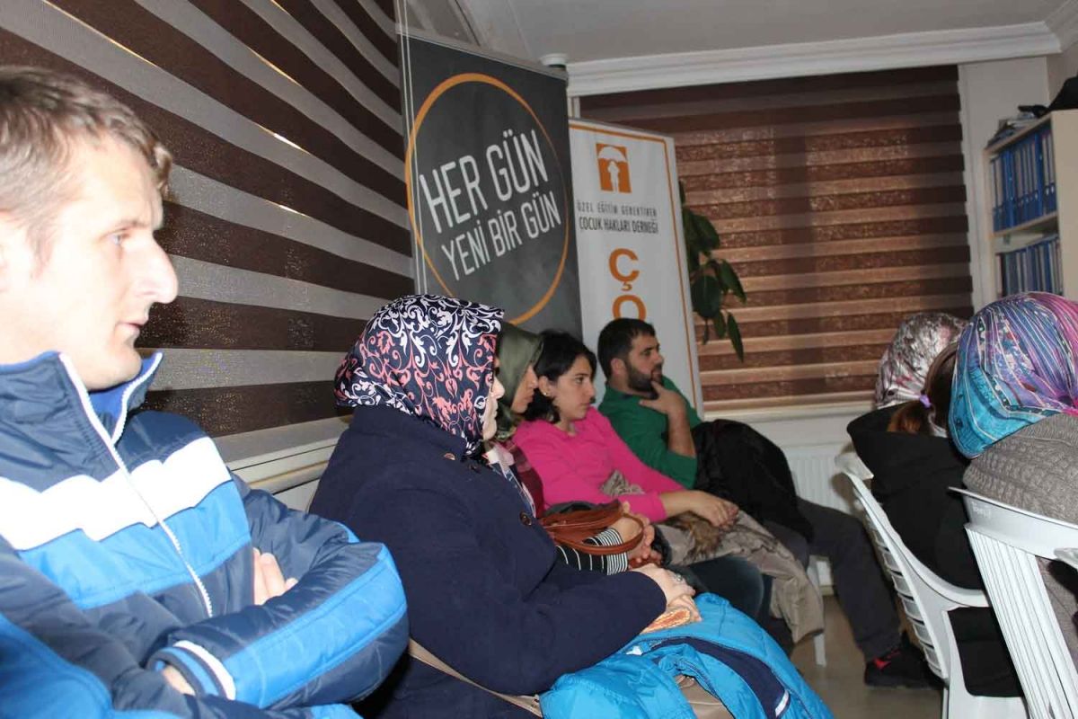 Prof. Dr. Arzu Özen'le "Otizmli Bireylerin Annelerine Öneriler" Buluşması (2016)