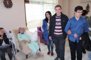 YeniGün Öğrencilerinden Yaşlılar Haftası Ziyareti